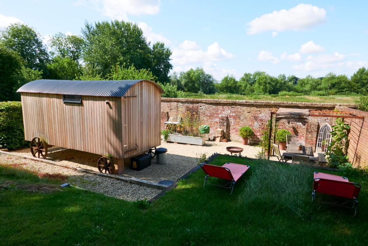 Вілла Hut64 Alderbury Екстер'єр фото